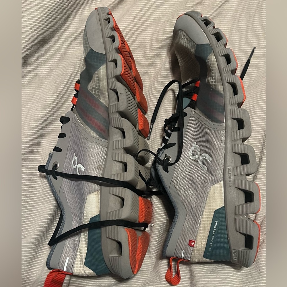Women’s size 9 ON-running Shoe